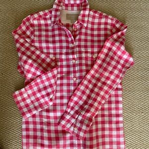 Banana Republic Soft Wash red and white check shirt. Size Medium